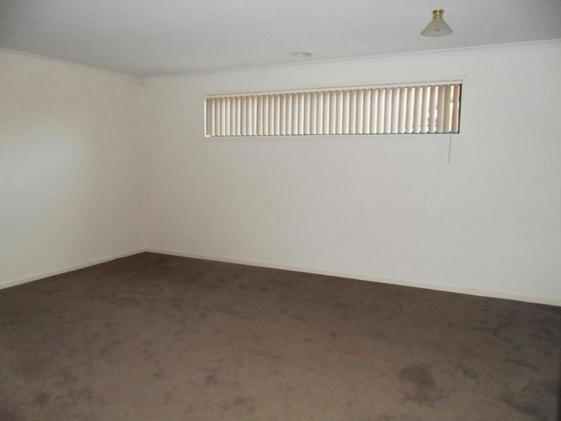 11 Yemaya Place, Berwick VIC 3806