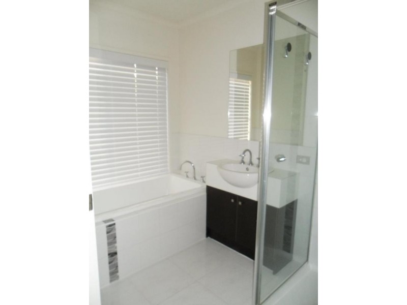 11 Yemaya Place, Berwick VIC 3806