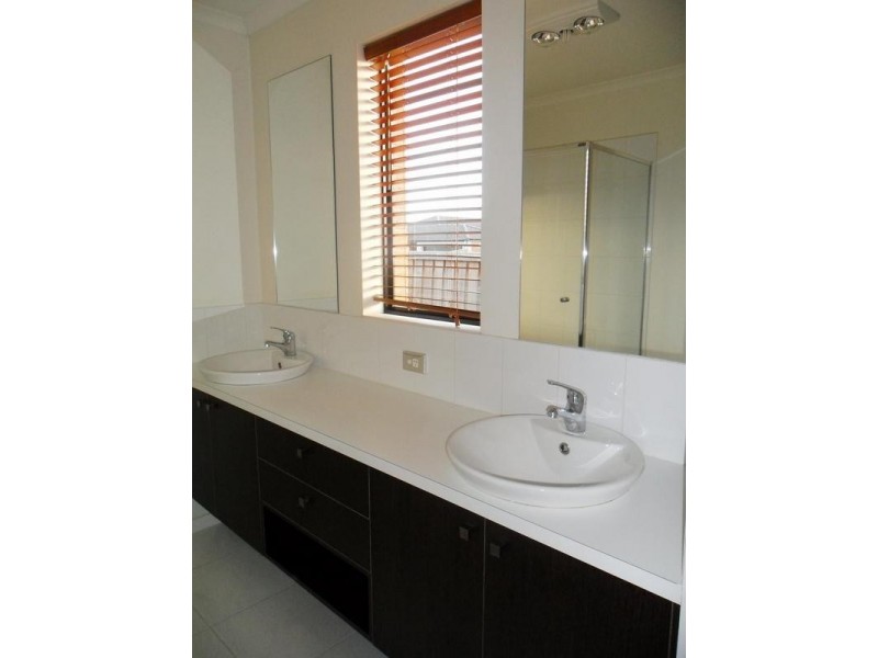 11 Yemaya Place, Berwick VIC 3806