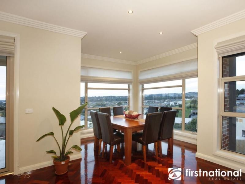 8 Crestview Drive, Beaconsfield VIC 3807