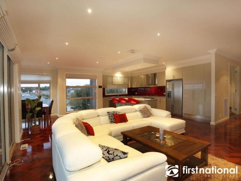 8 Crestview Drive, Beaconsfield VIC 3807
