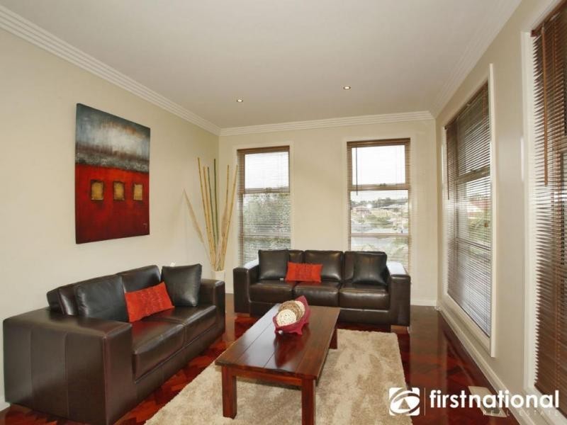 8 Crestview Drive, Beaconsfield VIC 3807