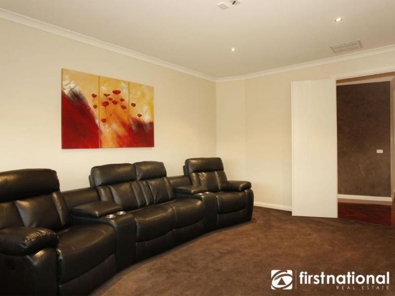 8 Crestview Drive, Beaconsfield VIC 3807
