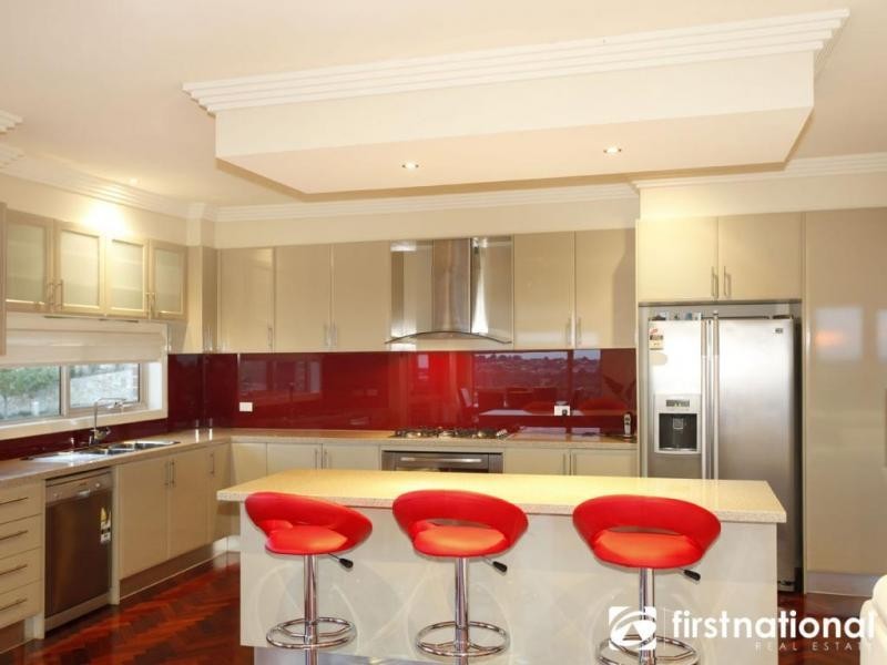 8 Crestview Drive, Beaconsfield VIC 3807