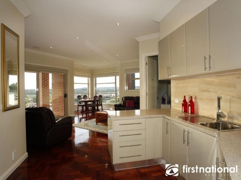 8 Crestview Drive, Beaconsfield VIC 3807