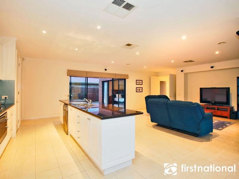 15 North Hidden Valley Circuit, Beaconsfield VIC 3807