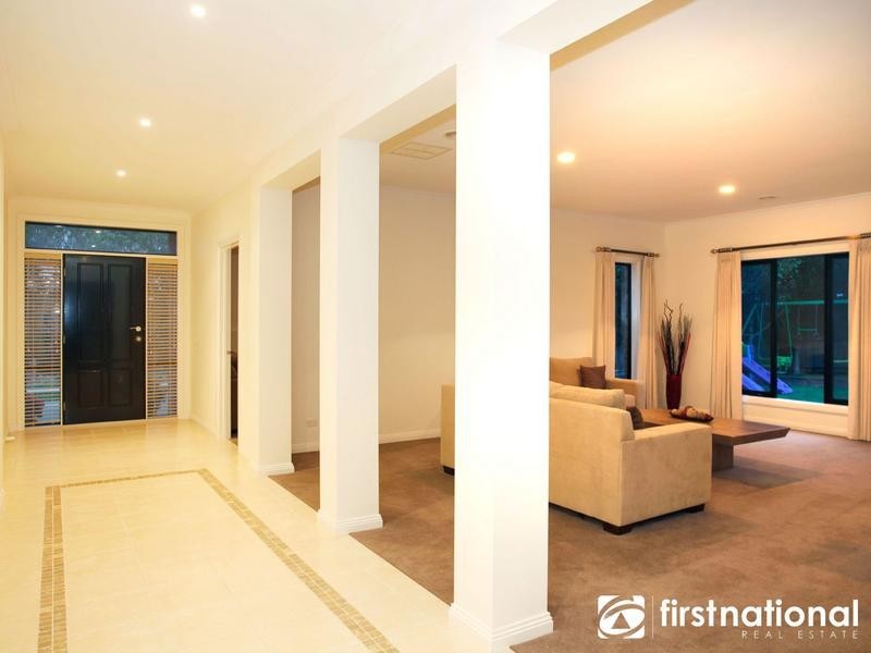 15 North Hidden Valley Circuit, Beaconsfield VIC 3807