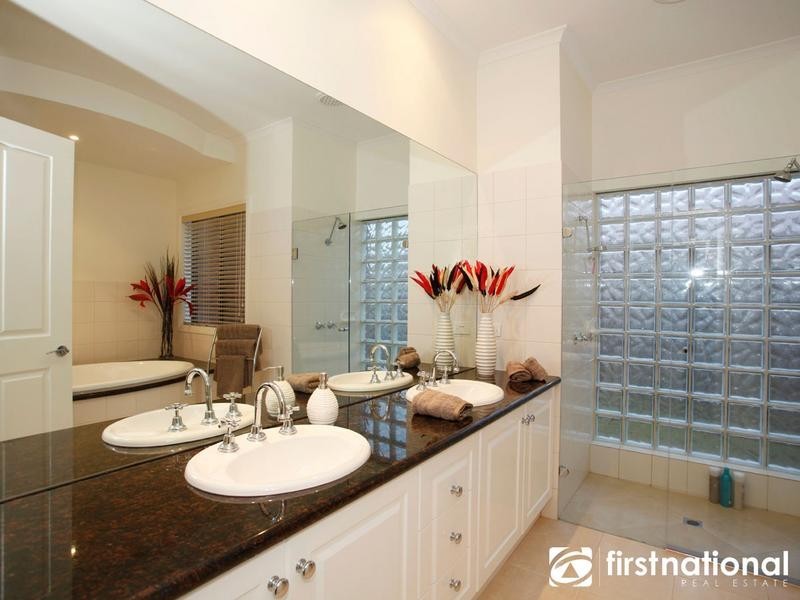 15 North Hidden Valley Circuit, Beaconsfield VIC 3807