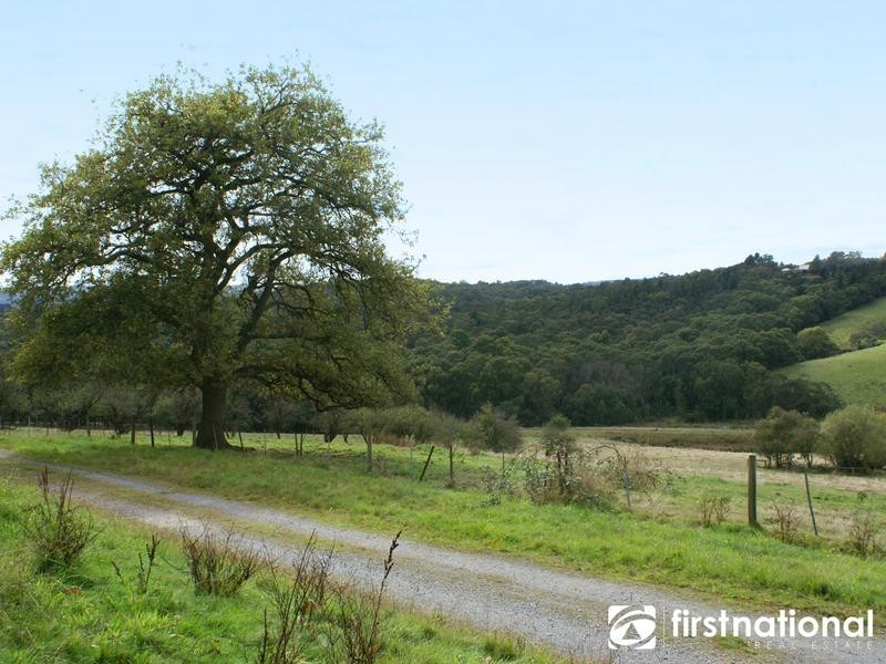 130 Hayseys Rd, Narre Warren East VIC 3804