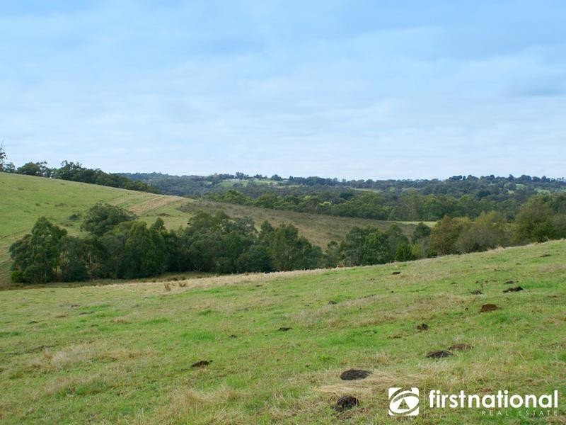 130 Hayseys Rd, Narre Warren East VIC 3804