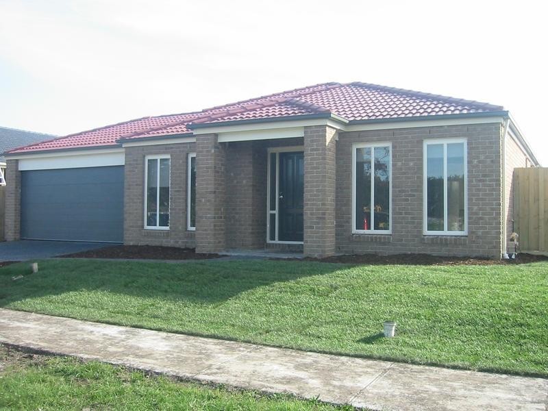 15 Sunbird Avenue, Cranbourne VIC 3977