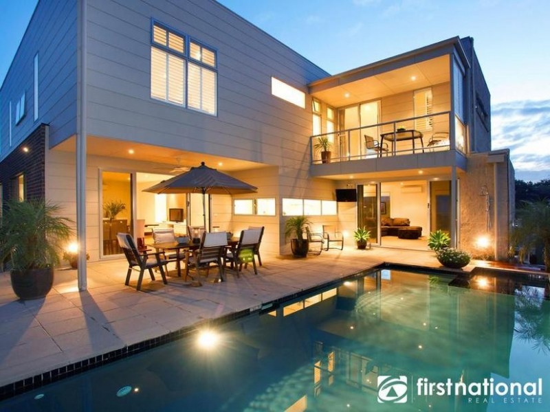 2/48 Langmore Lane, Berwick VIC 3806