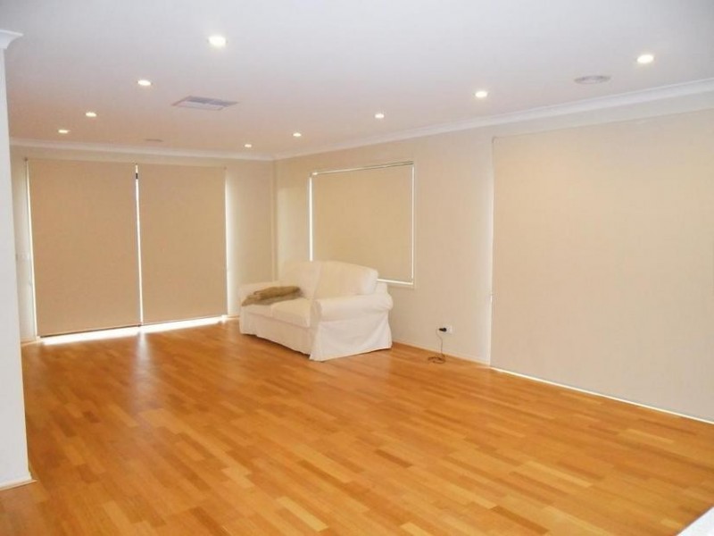14 Wesson Way, Cranbourne East VIC 3977