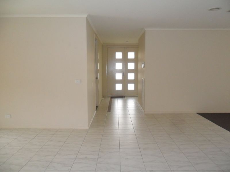 4 Cherrywood Way, Narre Warren South VIC 3805