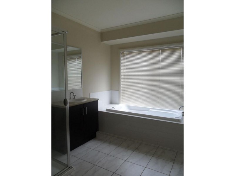 4 Cherrywood Way, Narre Warren South VIC 3805