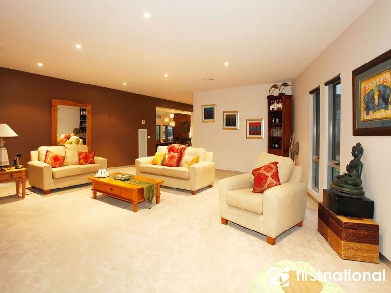 7 Horswood Rd, Narre Warren North VIC 3804