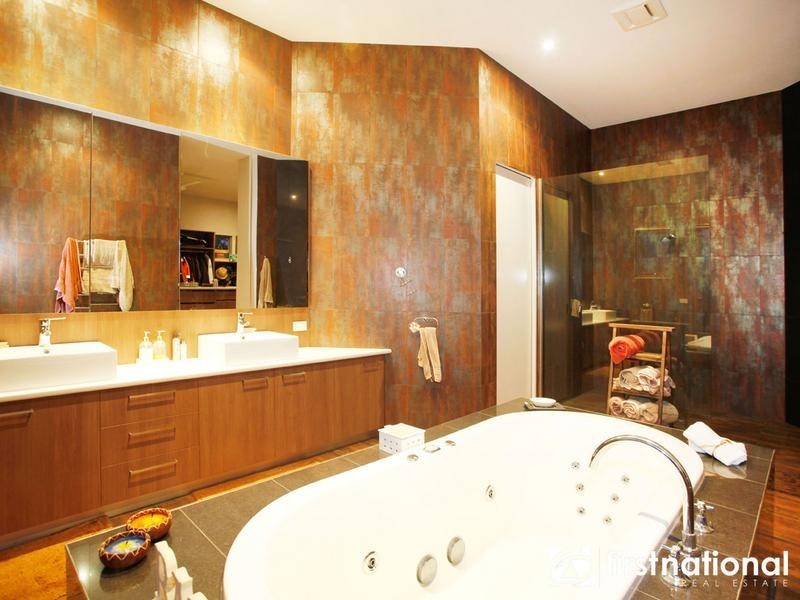 7 Horswood Rd, Narre Warren North VIC 3804