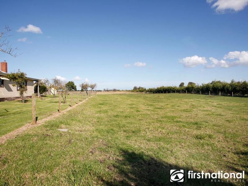 90 Hardys Rd, Tooradin VIC 3980