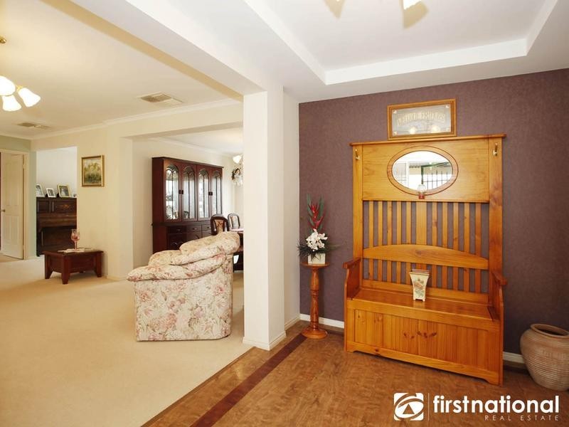 21 St Helens Crescent, Narre Warren North VIC 3804