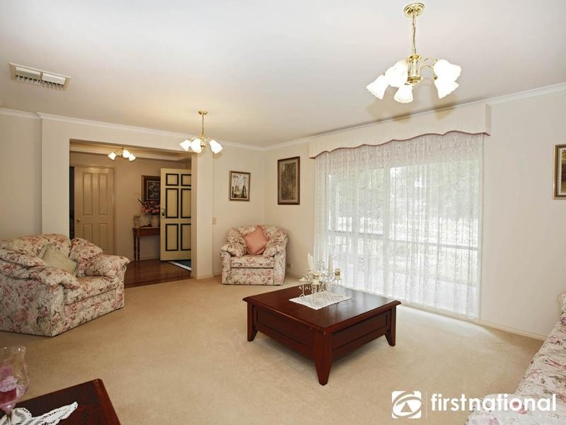 21 St Helens Crescent, Narre Warren North VIC 3804