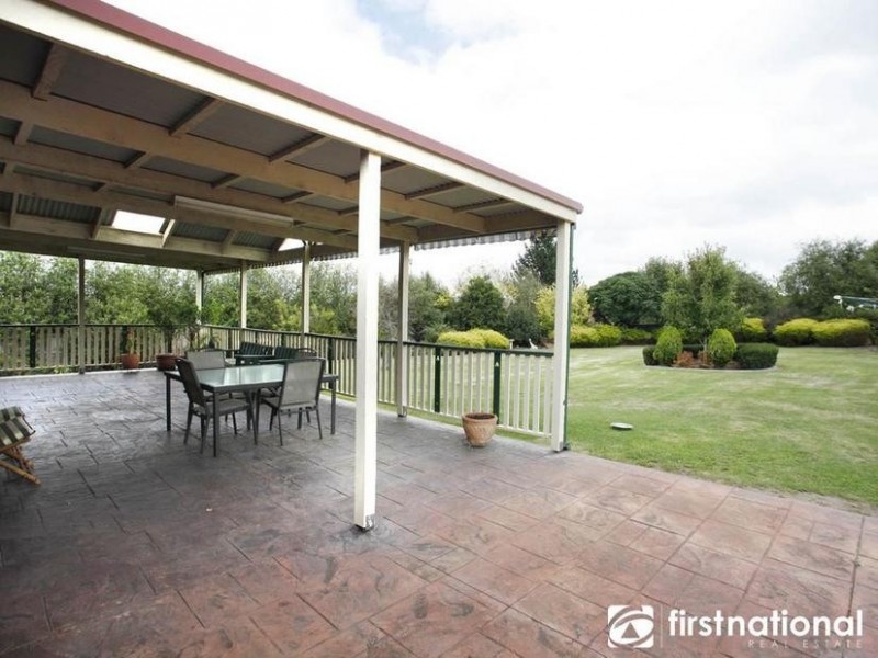 21 St Helens Crescent, Narre Warren North VIC 3804