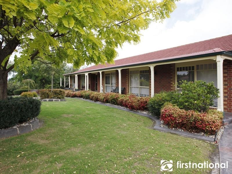 21 St Helens Crescent, Narre Warren North VIC 3804