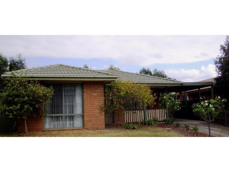 13 Insignia Crescent, Berwick VIC 3806