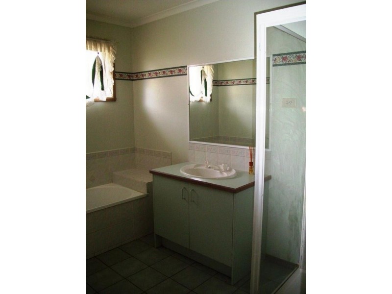 13 Insignia Crescent, Berwick VIC 3806