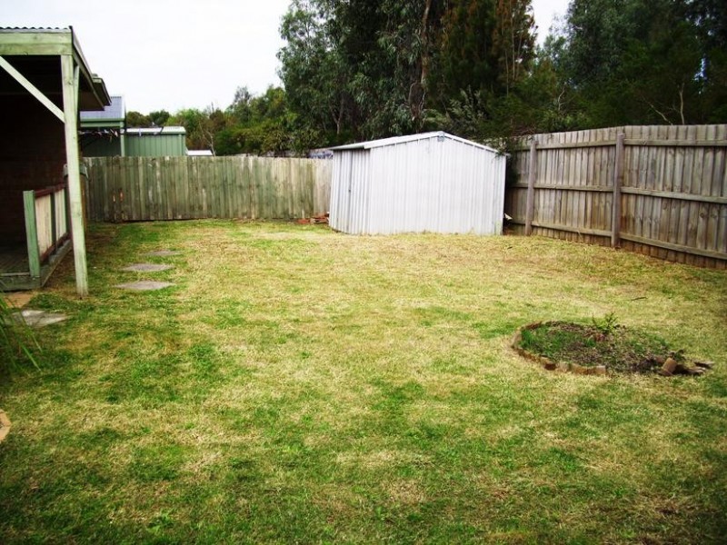 13 Insignia Crescent, Berwick VIC 3806