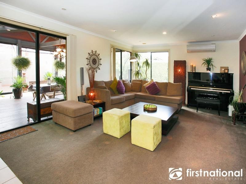 67 Streeton Way, Berwick VIC 3806