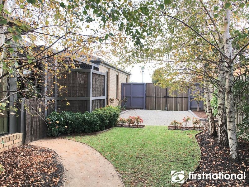 67 Streeton Way, Berwick VIC 3806