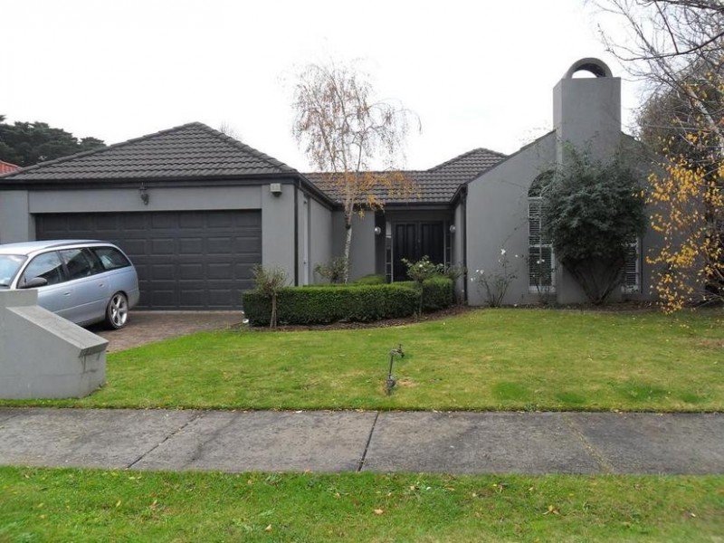 23 Kirkham Court, Berwick VIC 3806