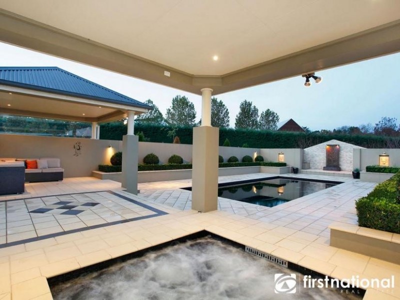 2-6 Glen Moidart Drive, Berwick VIC 3806