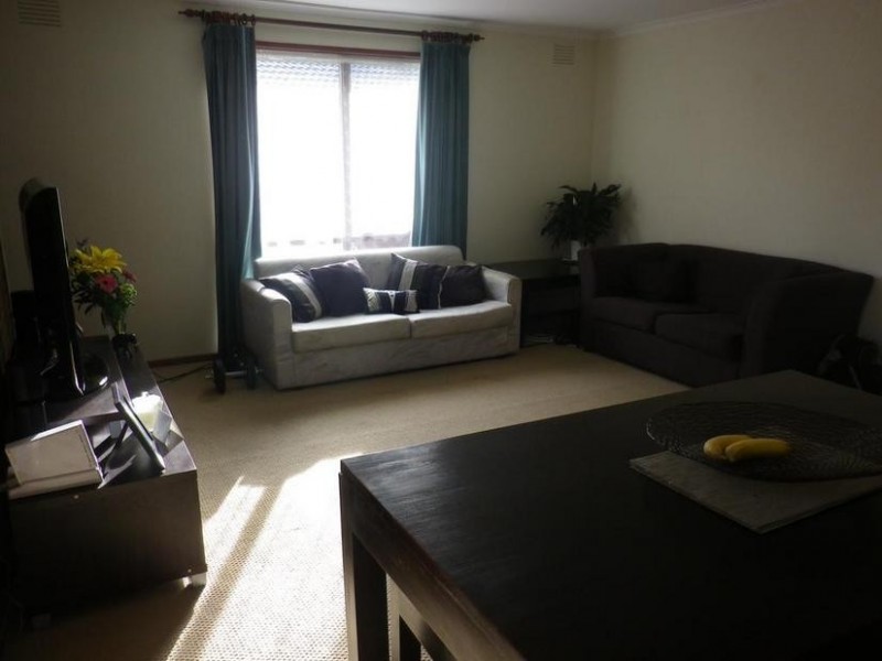 9 Strathaven Drive, Berwick VIC 3806