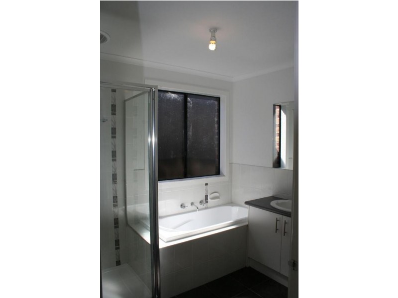 44 Lucerne Circuit, Pakenham VIC 3810