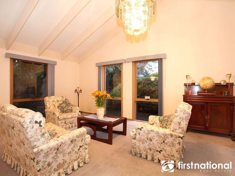 39 Edrington Park Drive, Berwick VIC 3806