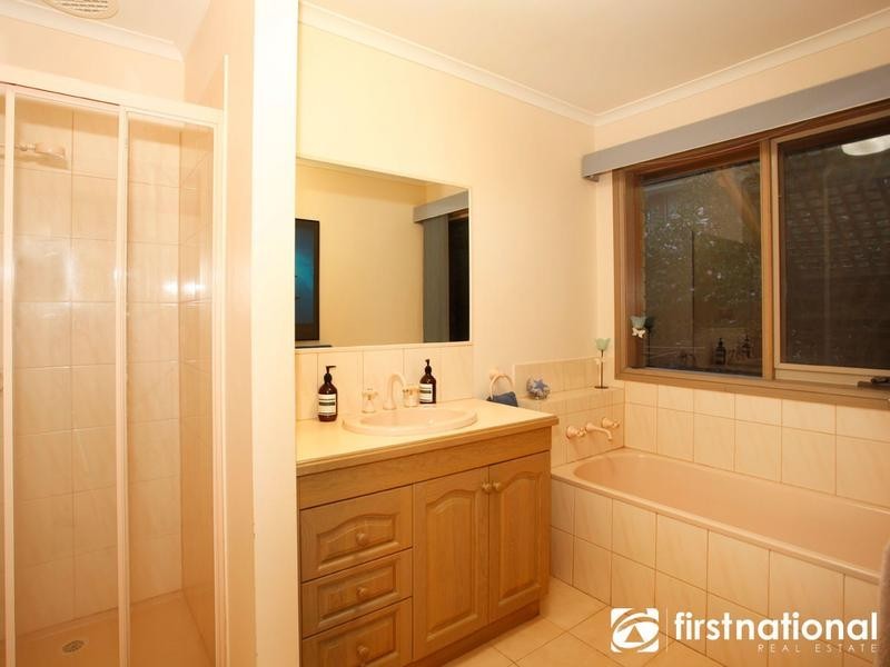 39 Edrington Park Drive, Berwick VIC 3806