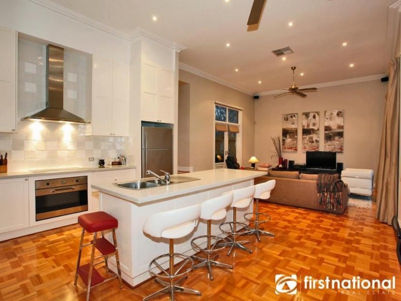 6A Buchanan Road, Berwick VIC 3806