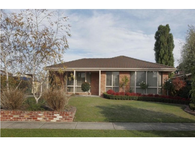 5 Martingale Place, Pakenham VIC 3810