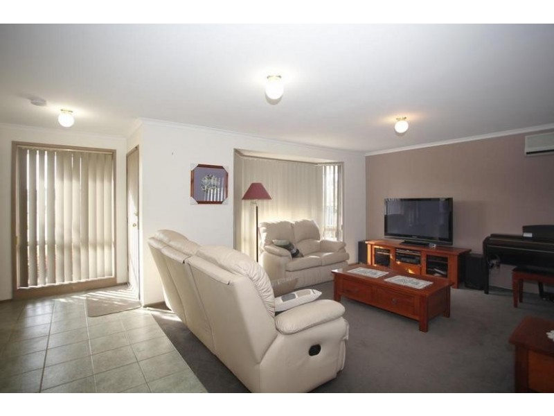 5 Martingale Place, Pakenham VIC 3810