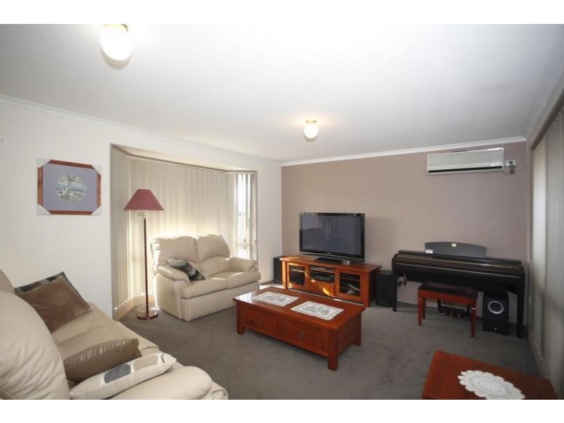 5 Martingale Place, Pakenham VIC 3810