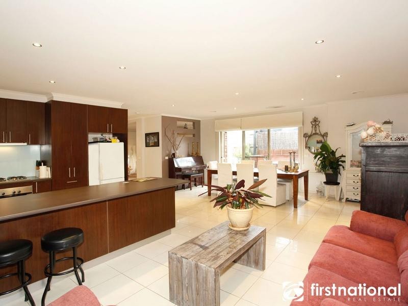 2/57 Wallace Street, Beaconsfield VIC 3807