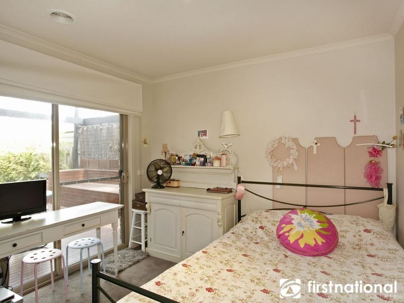 2/57 Wallace Street, Beaconsfield VIC 3807