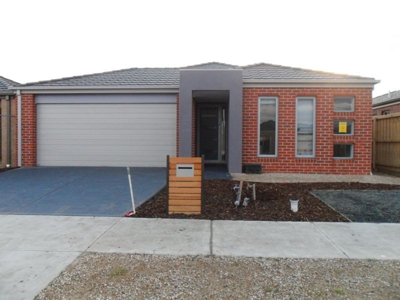17 Celestine Drive, Officer VIC 3809