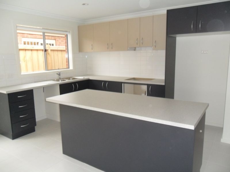 17 Celestine Drive, Officer VIC 3809