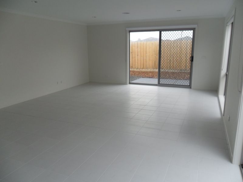 17 Celestine Drive, Officer VIC 3809
