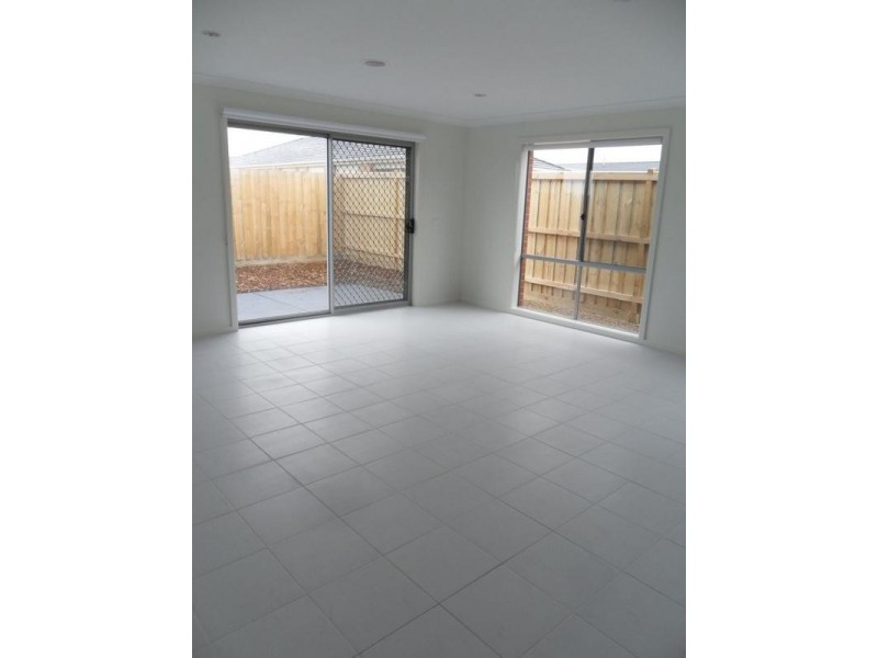 17 Celestine Drive, Officer VIC 3809