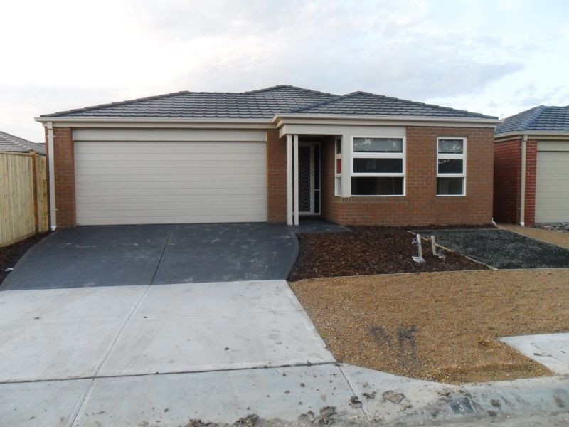 3 Cranbrook Circuit, Officer VIC 3809