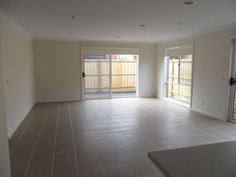 3 Cranbrook Circuit, Officer VIC 3809