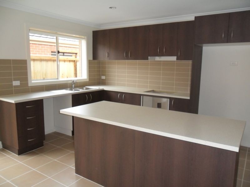 3 Cranbrook Circuit, Officer VIC 3809